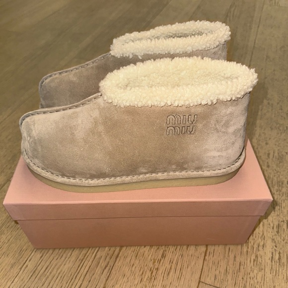 Miu Miu shearling suede boots size 40 - Picture 3 of 7